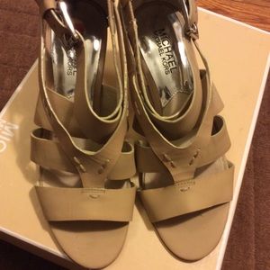 Michael Kors Zoe Sandals 7M